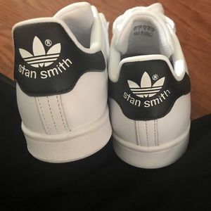 NWOT adidas tennis shoes